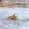 Bague en pierre de lune dorée OÏA