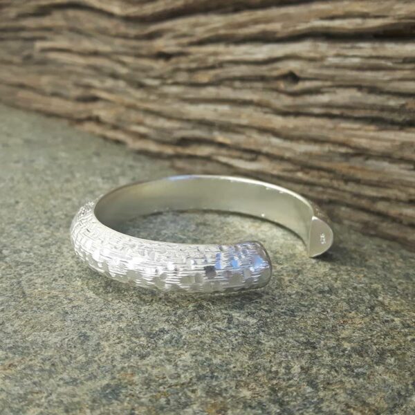 Bracelet demi-jonc argent massif martelé - Image 3