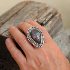 Grosse bague labradorite ethnique