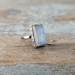 Bague de créateur en pierre de lune