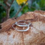 Créoles artisanales en argent torsadé