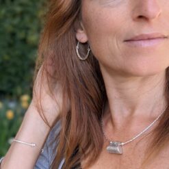 Créoles artisanales en argent torsadé