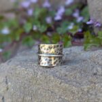 Bague réglable en argent martelé vieilli