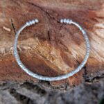 Bracelet en argent martelé tribal