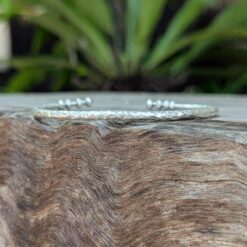 Bracelet jonc tribal en argent martelé